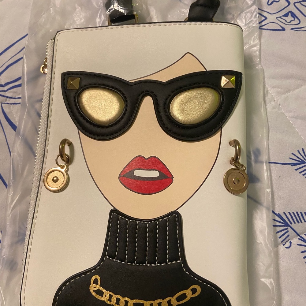 Stylish White and Gold NEW Designer Women's Bag!
